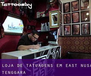 Loja de tatuagens em East Nusa Tenggara