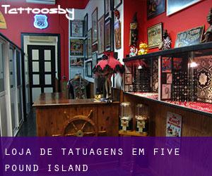 Loja de tatuagens em Five Pound Island
