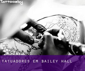 Tatuadores em Bailey Hall