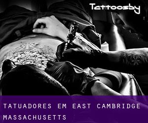 Tatuadores em East Cambridge (Massachusetts)