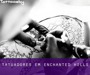 Tatuadores em Enchanted Hills