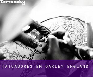 Tatuadores em Oakley (England)