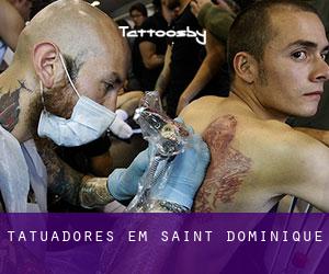 Tatuadores em Saint-Dominique